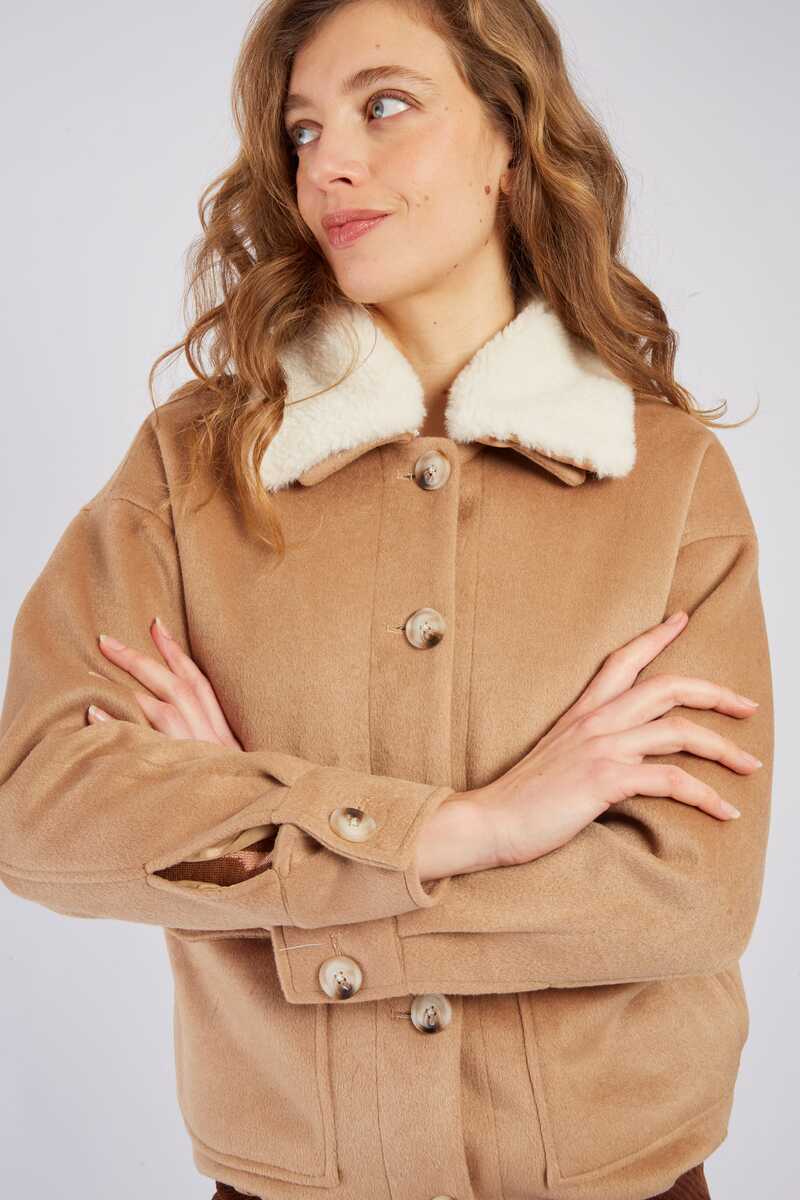 CHAQUETA CORTA REPUBLIQUE COLOR BEIGE 1